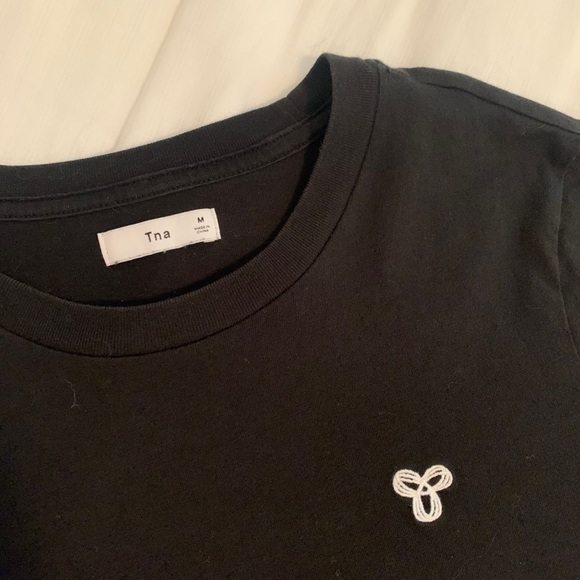 Aritzia TNA Black T- Shirt - Picture 3 of 3
